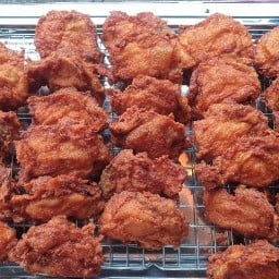 ข้าวหน้าไก่อบบังนีส / ลูกชิ้นทอด ( 𝙃𝙖𝙡𝙖𝙡 )