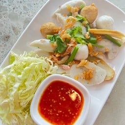ลูกชิ้นปลาลวกจิ้ม