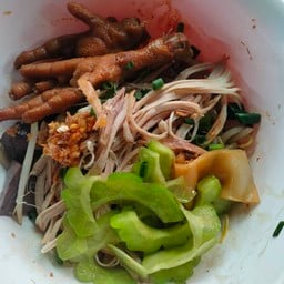 ปุ๊ ก๋วยเตี๋ยวไก่ มะระ