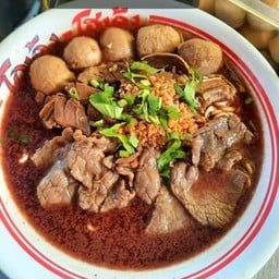 ก๋วยเตี๋ยวโกเด้ง  ปูเป้จัดเต็ม หน้าโลตัสศรีด่าน3