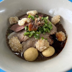 ก๋วยเตี๋ยวหมูน้ำตก