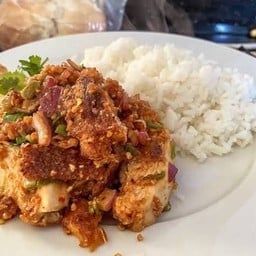 ครัวชาชิโย ต้นตำรับข้าวยำไก่แซ่บ วัดลุ่ม