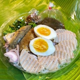 ยำแหนมอิ๊คคิว(คลองด่าน)