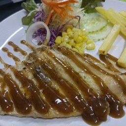 สเต็กไก่ พริกไทยดำ