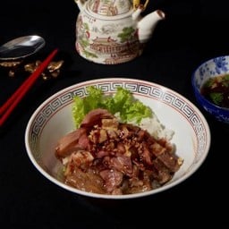ข้าวหน้าเนื้อตุ๋น