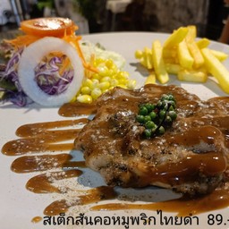 สเต็กหมูสันคอพริกไทยดำ