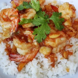 กุ้งผัดกระเทียมราดข้าว