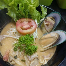 ราเมนต้มยำทะเล+หอยแมลงภู่นิวซีแลนด์