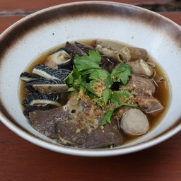 เกาเหลาเนื้อตุ๋นรวม