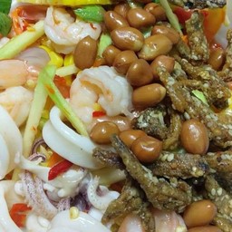 ยำข้าวโพดทะเลกุ้งหมึก