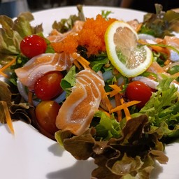 สลัดแซลมอน+ไข่กุ้ง