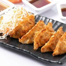 เกี๊ยวซ่าทอดใหญ่