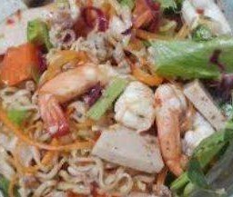 ยำรวมมิตร มาม่า