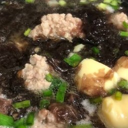 แกงจืดหมูสับเต้าหู้ไข่ผักกาดขาวสาหร่าย