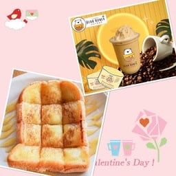 นมหมีปั่นกาแฟ + ปังปิ้งเนย + น้ำผึ้งฮันนี่