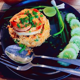 กระเพราไข่ดำ