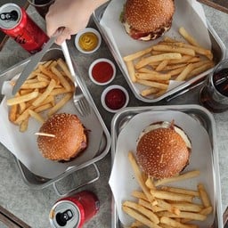 Red สเต็ก@คลองสาม