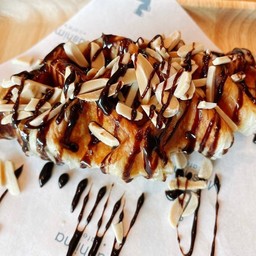 ครอฟเฟิล อัลมอนด์ช็อกโกแลต 65 กรัม