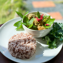 ข้าวแกงเขียวหวานหมู