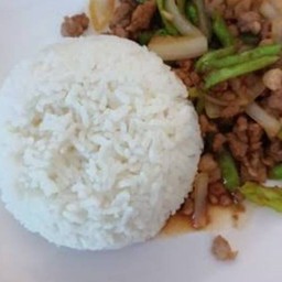ผัดพริกหยวกหมูสับราดข้าวไข่ดาวฟรีจร้าไม่เผ็ด