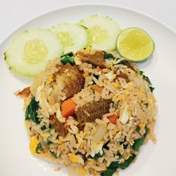 ข้าวผัดปลาสลิด