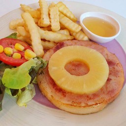 ฮันนี่เกรซสต็ก (แฮมสเต็ก1ชิ้น+เฟรนฟราย+สลัด)