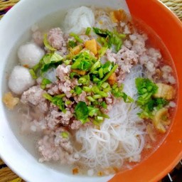 ก๋วยเตี๋ยวหมูสับน้ำใสพร้อมทาน