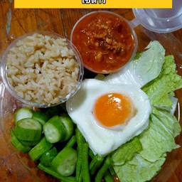 ข้าว + น้ำพริกอ่องตะลิงปลิงไก่สับผักสด