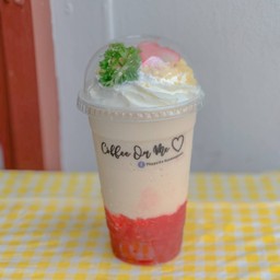 นมสดสตอเบอรี่เกาหลี