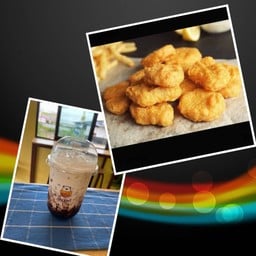 นมหมีโกโก้ + นักเก็ตไก่เขย่า