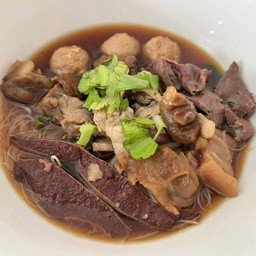 ก๋วยเตี๋ยวเนื้อรวม
