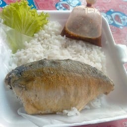 อะไรก็กระเพรา