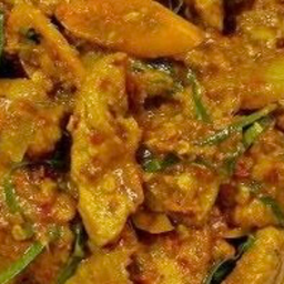 ไก่ผัดพริกแกงราดข้าว