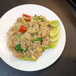 ข้าวผัดอาม่า