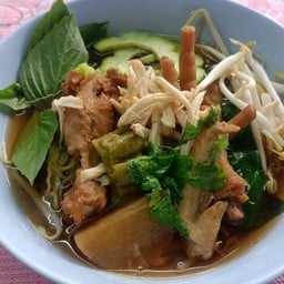 ก๋วยเตี๋ยวไก่ น้องฮาน่า (ฮาลาล) ซอยเคหะร่มเกล้า15แยก2 (โซน8)