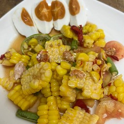ตำข้าวโพดไข่เค็ม