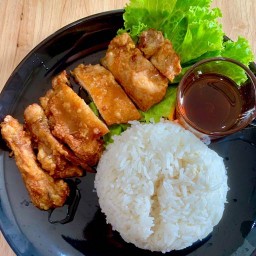แซ่บแห้ง เกี๊ยวจัมโบ้