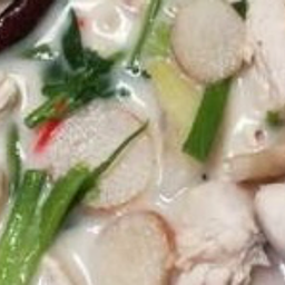 ต้มข่าไก่กับข้าว