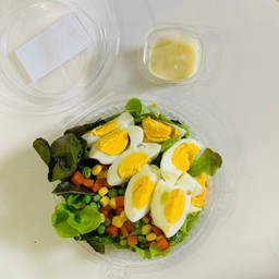 สลัดไข่ต้ม