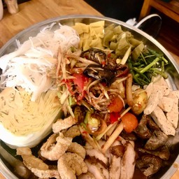 ส้มตำถาด