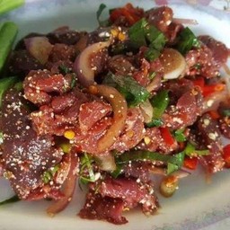 ก้อยเนื้อ ขม