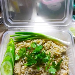 ข้าวผัดหมูยอ