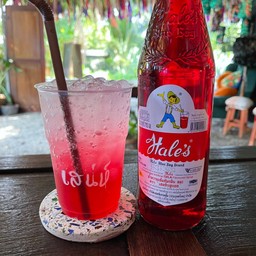 น้ำแดงโซดา