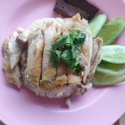 มนตรีข้าวมันไก่ ข้าวหมูแดง หมูกรอบ