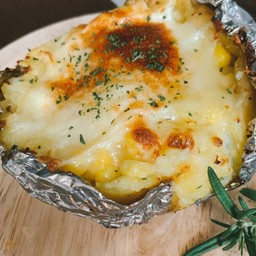 มันฝรั่งปิ้งเนย ชีส ข้าวโพด Grilled Potatoes Corn with Butter and Cheese