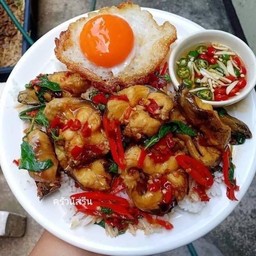 กระเพราปลาดุกราดข้าว