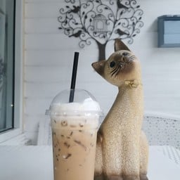 Louis's Cafe (หลุยส์คาเฟ่)บางแก้วซอยบ้านเอื้ออาทร