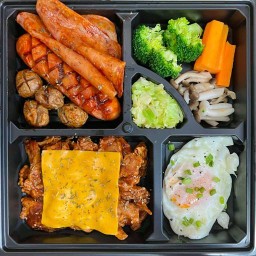 ถนัดเนื้อ โคตรร่อย ( Delivery Halal )