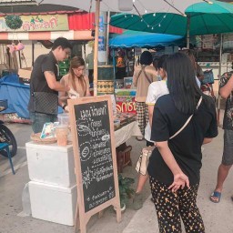 ยำซิ่ง แซลม่อน ทะเลฟู้ด byน่าแดก แซ่บแสบปาก