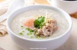 โจ๊กหมูใส่ไข่ลวก